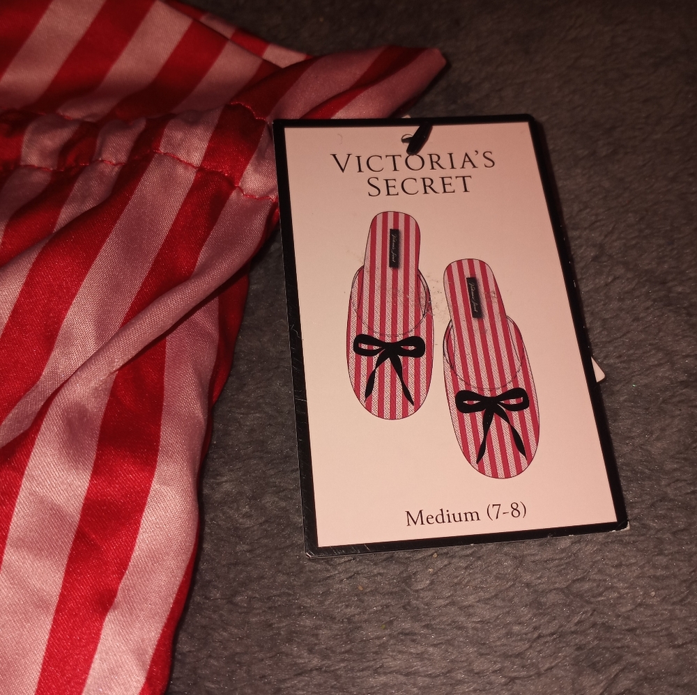 NWT Size 7/8 Victoria's Secret Iconic Red & Pink Strips W/ Sparkly Bow Slippers - Picture 7 of 16